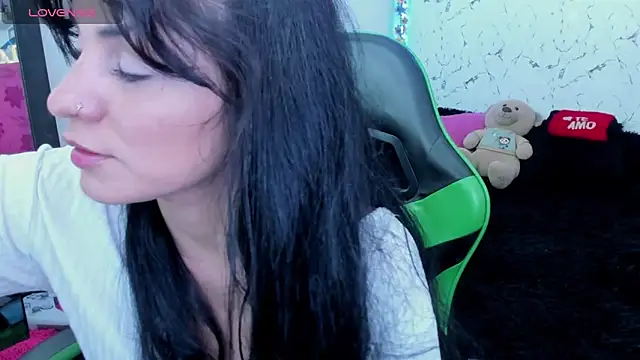 elissa iris online show from April 17, 2026, 2:36 am