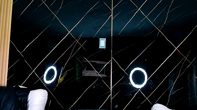 Owen Muzcle online show from October 19, 2025, 6:21 pm