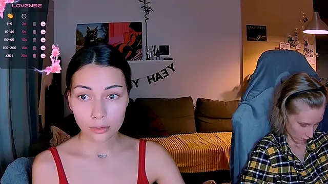 KatiKate online show from November 12, 2025, 3:16 pm