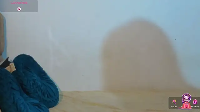 KloheCurvy online show from November 14, 2025, 3:59 pm