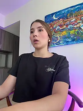 Snapshot of SophieRaily_ chatting on February 24, 2025, 6:47 pm SophieRaily online show from February 24, 2025, 6:47 pm