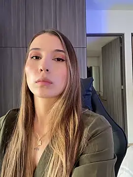 Snapshot of SophieRaily_ chatting on September 12, 2025, 9:03 pm SophieRaily online show from September 12, 2025, 9:03 pm