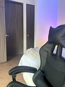 Snapshot of SophieRaily_ chatting on September 19, 2025, 8:02 pm SophieRaily online show from September 19, 2025, 8:02 pm