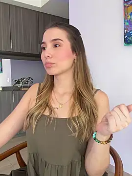 Snapshot of SophieRaily_ chatting on March 14, 2025, 9:00 pm SophieRaily online show from March 14, 2025, 9:00 pm