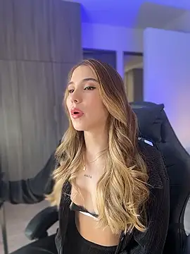 SophieRaily  online show from January 13, 2026, 6:56 pm