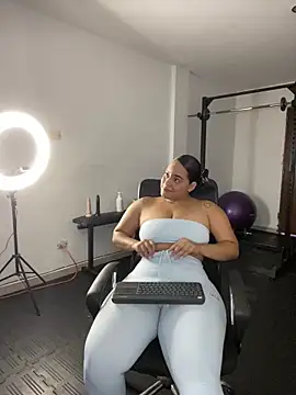 Violetrousse online show from September 14, 2025, 4:18 pm