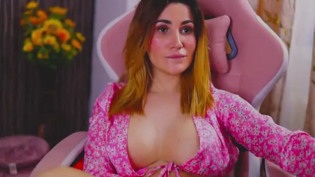 Snapshot of KimSkyex chatting on February 22, 2025, 6:06 am KimSkyex online show from February 22, 2025, 6:06 am