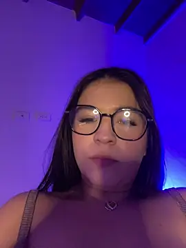 Blancanievess online show from December 21, 2025, 2:46 am