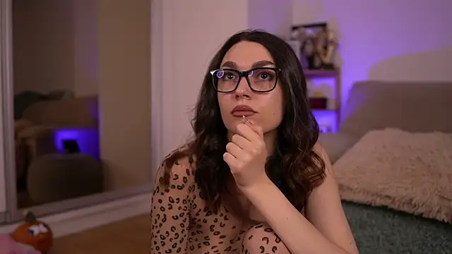 Mona Lisss online show from November 16, 2025, 1:27 pm