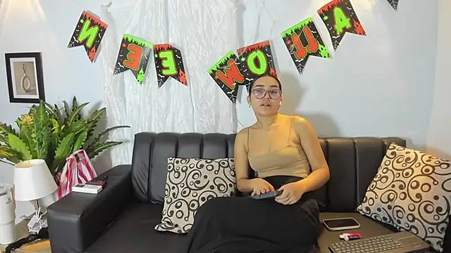 Mia petite01 online show from November 2, 2025, 10:04 pm