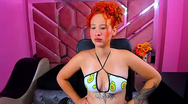 Snapshot of Nami_Curls chatting on March 15, 2025, 7:48 pm Nami Curls online show from March 15, 2025, 7:48 pm