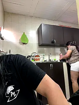 alissonfernandez  online show from September 14, 2025, 9:04 pm