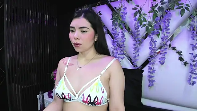 SophiaButt  online show from October 19, 2025, 3:42 am