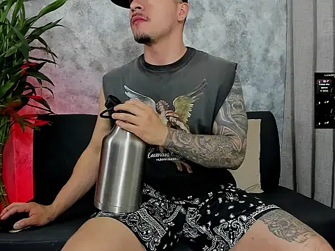 boyc022  online show from February 11, 2026, 10:20 pm