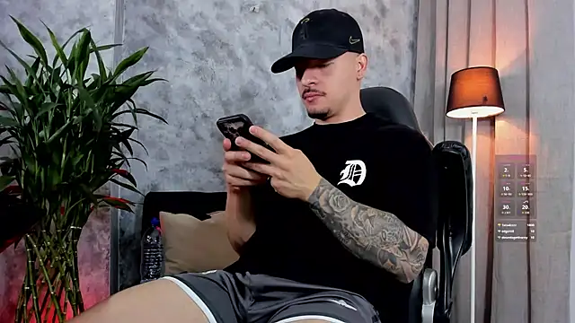 boyc022  online show from March 8, 2026, 4:54 pm