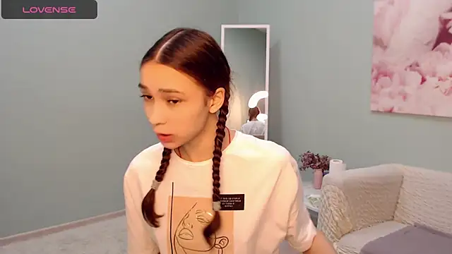 AmyJonas online show from March 14, 2025, 4:43 am