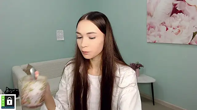 AmyJonas online show from November 28, 2025, 6:13 am