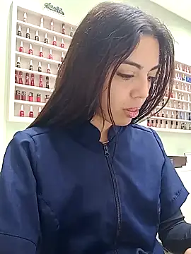 isabella048 online show from September 26, 2025, 7:43 pm