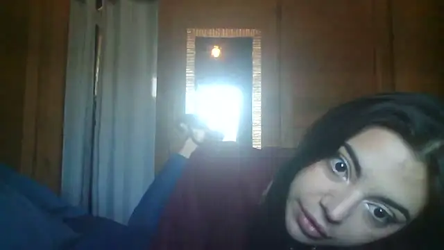 isabella048 online show from September 14, 2025, 3:23 pm