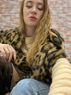  AngelMoon  online show from October 29, 2025, 3:38 am