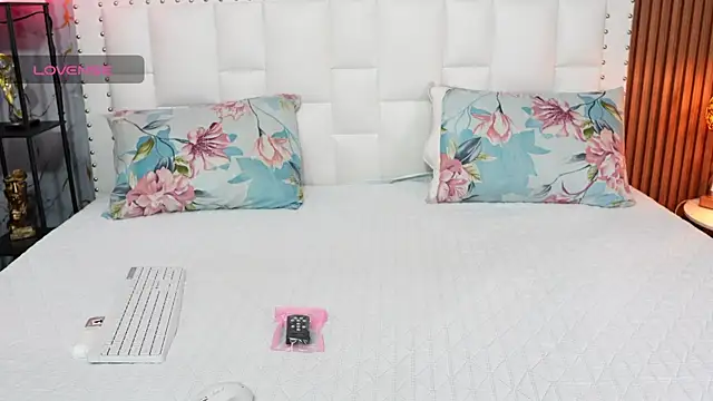hornybarelylegalgirl online show from June 21, 2026, 11:49 am