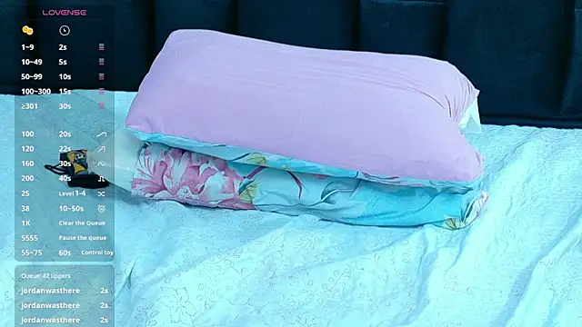 hornybarelylegalgirl online show from March 9, 2026, 12:14 am