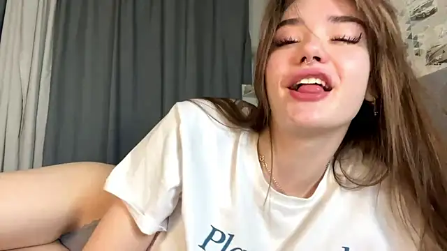 Snapshot of BlissDodd chatting on October 21, 2025, 6:29 pm BlissDodd online show from October 21, 2025, 6:29 pm