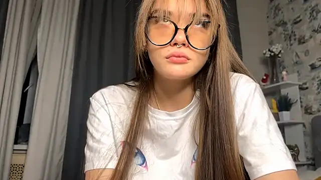 Snapshot of BlissDodd chatting on October 1, 2025, 6:56 pm BlissDodd online show from October 1, 2025, 6:56 pm