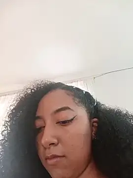 NAHOMI MILLER online show from April 1, 2026, 6:16 pm