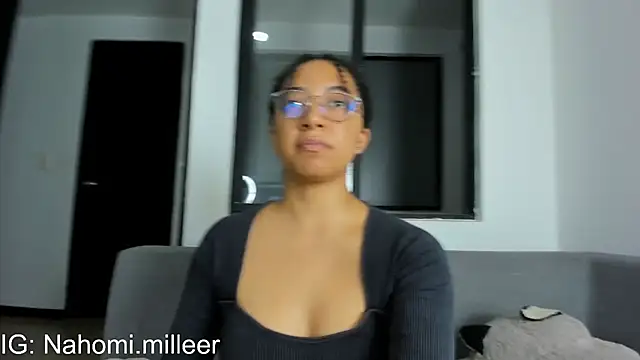 NAHOMI MILLER online show from December 18, 2025, 2:49 am