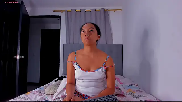 NAHOMI MILLER online show from March 7, 2025, 4:35 am