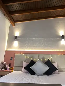 AniiRose online show from October 17, 2025, 12:36 am