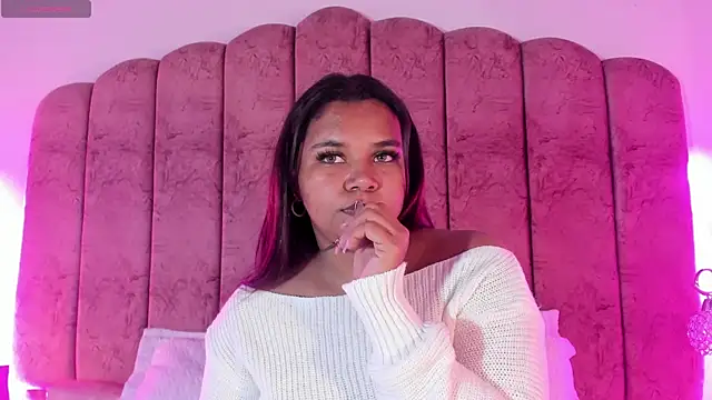 Carolina Evanss online show from December 3, 2025, 6:14 am