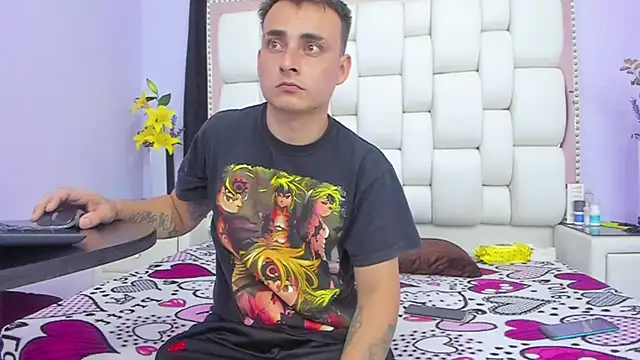 Snapshot of Salome_Moonn chatting on October 28, 2025, 2:34 am Salome Moonn online show from October 28, 2025, 2:34 am