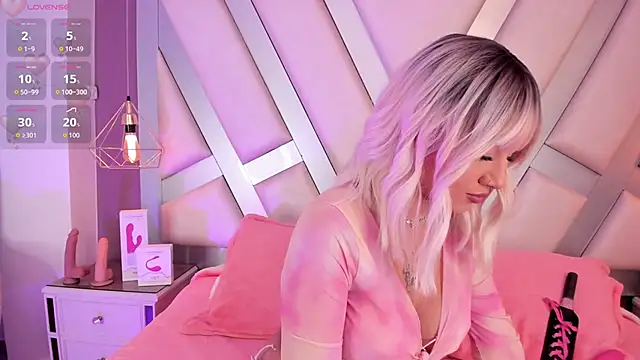 MadissonRey online show from September 30, 2025, 2:56 pm