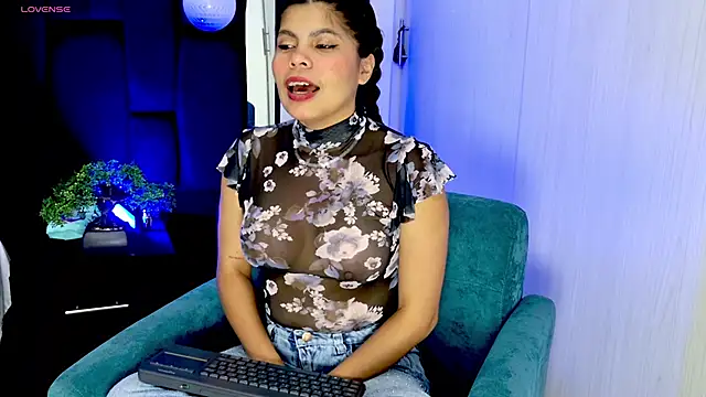 cutehanna1 online show from September 17, 2025, 10:56 pm