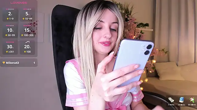 Katty Lights online show from March 8, 2025, 5:33 pm