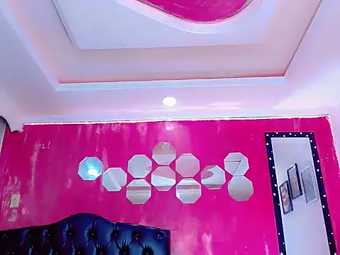 TiffanyMackensyy online show from September 9, 2025, 5:17 am