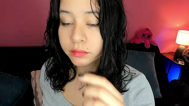 agnes 213 online show from September 28, 2025, 4:58 pm