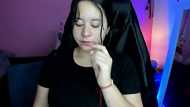 agnes 213 online show from October 18, 2025, 2:08 pm