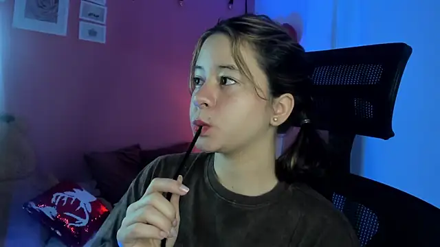 agnes 213 online show from February 11, 2026, 12:38 pm