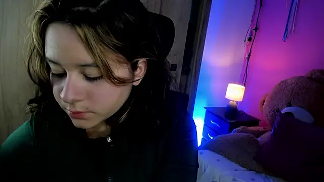 agnes 213 online show from March 4, 2026, 9:00 pm