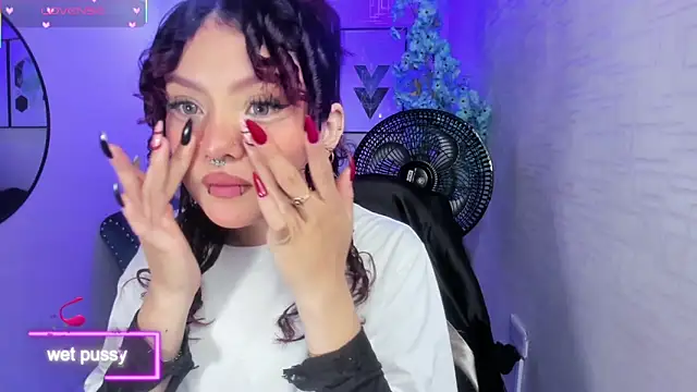 Theia moon online show from October 3, 2025, 1:23 pm