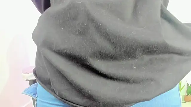 Theia moon online show from March 4, 2025, 12:33 pm