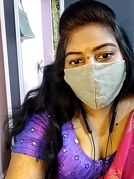 Snapshot of RomeoJuliet345 chatting on February 4, 2026, 12:44 pm RomeoJuliet345 online show from February 4, 2026, 12:44 pm