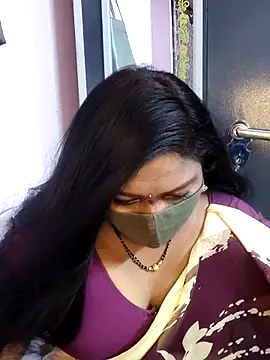 RomeoJuliet345 online show from March 24, 2026, 5:07 am