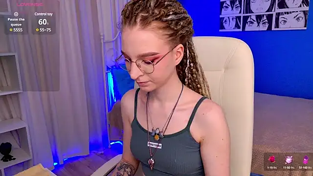 VioletShine online show from March 16, 2025, 2:33 pm