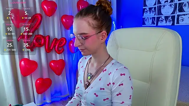 Snapshot of VioletShine chatting on February 5, 2026, 12:56 pm VioletShine online show from February 5, 2026, 12:56 pm