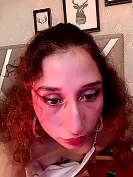 Queenjenn   online show from February 16, 2025, 4:09 am