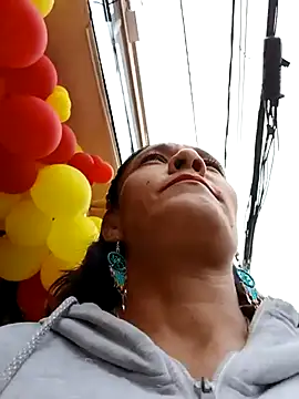 Snapshot of SAMANTA_09- chatting on March 4, 2025, 2:42 pm SAMANTA 09- online show from March 4, 2025, 2:42 pm